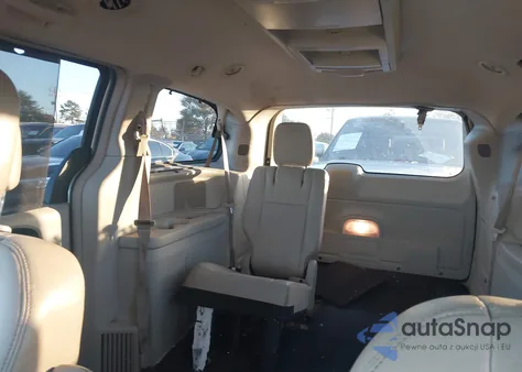 2013 Chrysler Town & Country Touring z USA, uszkodzony, nr VIN 2C4RC1BG6DR802949